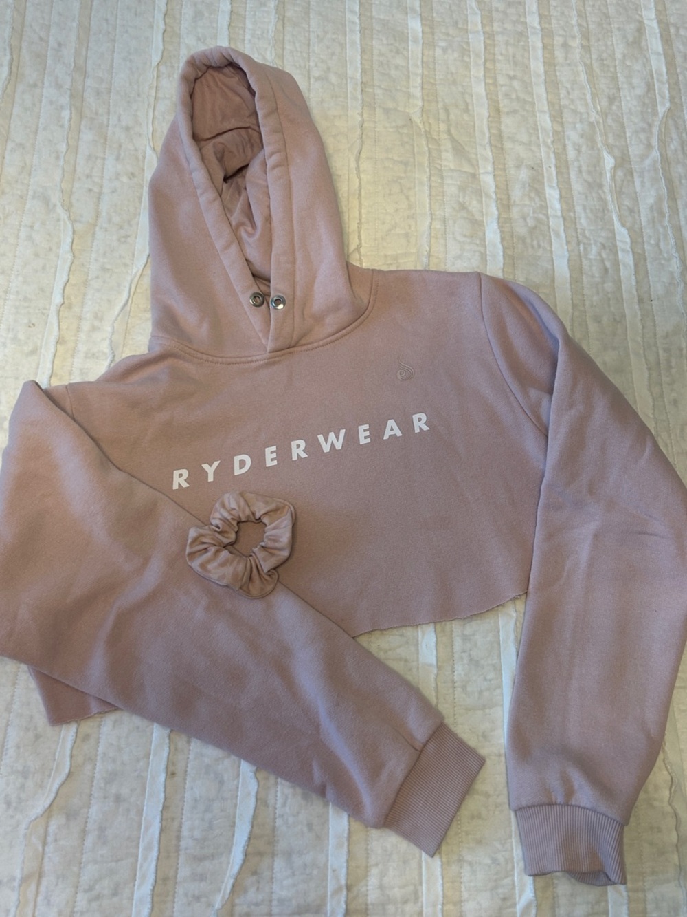 Ryderwear Cropped Hoodie in Dusty Rose with pink leopard scrunchie